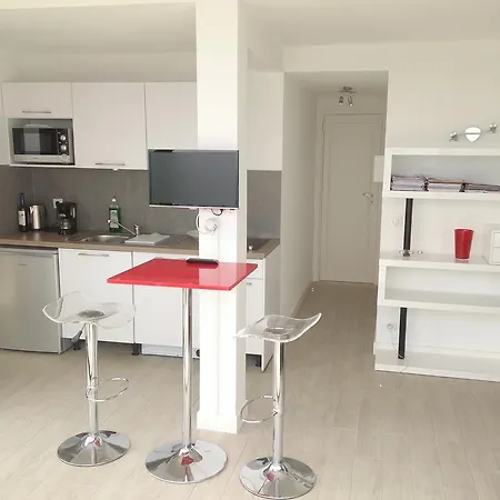 Superbe Studio Avec Terrasse, Jaccuzi, Vue Mer Quartier Fabron à Nizza
