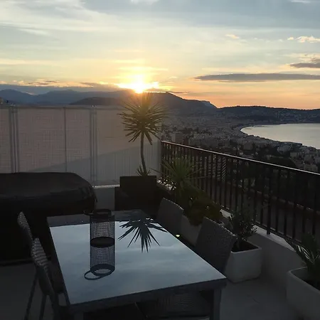 Apartment Superbe Studio Avec Terrasse, Jaccuzi, Vue Mer Quartier Fabron à